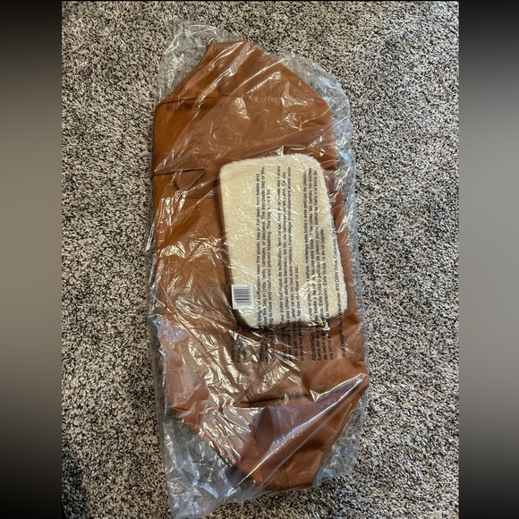 BRAND NEW Vince Camuto Weekender Bag - Picture 2 of 5